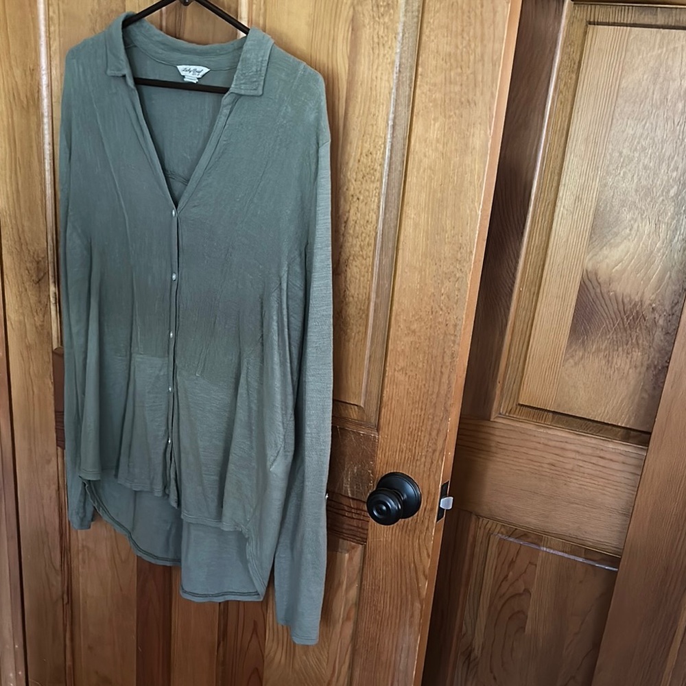 Lucky Brand Olive Green Button-Up top. Size large.